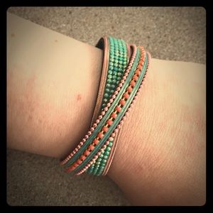 Magnetic beaded cuff